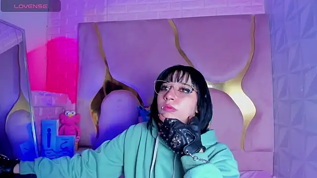 Niina Sissy online show from March 28, 6:14 am