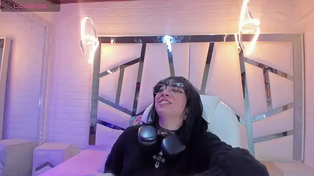 Niina Sissy online show from May 4, 11:07 pm