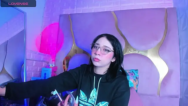 Niina Sissy online show from April 10, 4:52 am