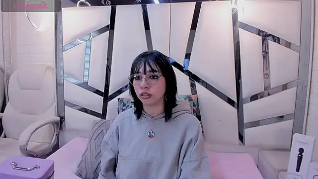 Niina Sissy online show from March 8, 8:56 pm