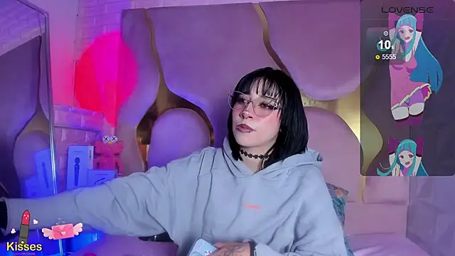 Niina Sissy online show from April 1, 5:31 am