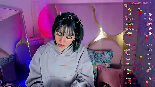 Niina Sissy online show from February 17, 4:21 am