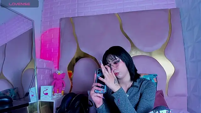 Niina Sissy online show from March 29, 5:20 am