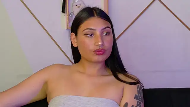 Snapshot of Linda_andrew chatting on December 15, 7:20 pm Linda andrew online show from December 15, 7:20 pm