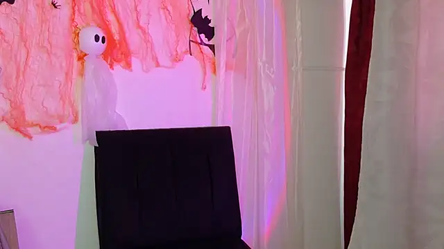 Snapshot of Linda_andrew chatting on October 17, 6:32 pm Linda andrew online show from October 17, 6:32 pm