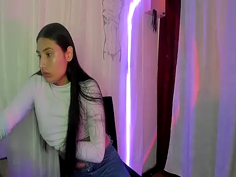 Snapshot of Linda_andrew chatting on September 13, 2:17 pm Linda andrew online show from September 13, 2:17 pm