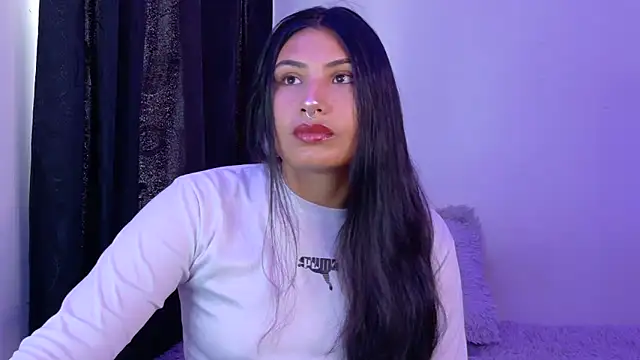 Snapshot of Linda_andrew chatting on May 27, 3:52 pm Linda andrew online show from May 27, 3:52 pm