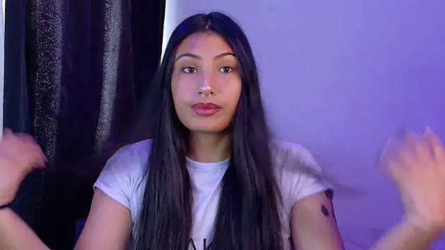 Snapshot of Linda_andrew chatting on May 25, 4:17 pm Linda andrew online show from May 25, 4:17 pm