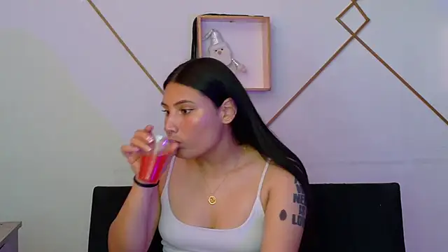 Snapshot of Linda_andrew chatting on December 16, 6:23 pm Linda andrew online show from December 16, 6:23 pm