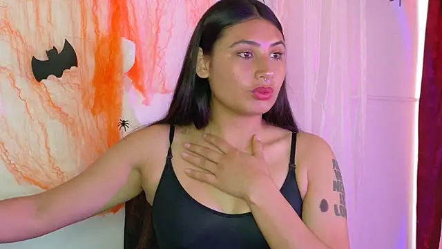 Snapshot of Linda_andrew chatting on October 21, 6:29 pm Linda andrew online show from October 21, 6:29 pm