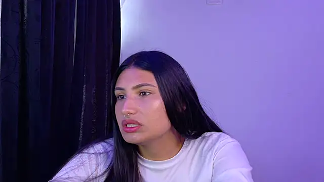 Snapshot of Linda_andrew chatting on May 11, 4:26 pm Linda andrew online show from May 11, 4:26 pm