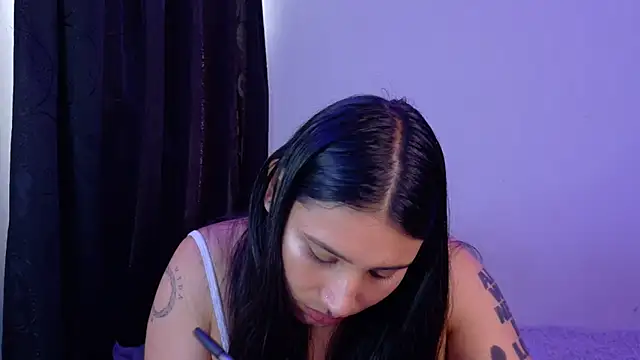 Snapshot of Linda_andrew chatting on June 4, 5:17 pm Linda andrew online show from June 4, 5:17 pm