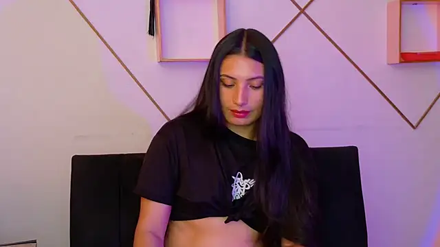 Snapshot of Linda_andrew chatting on December 5, 5:55 pm Linda andrew online show from December 5, 5:55 pm