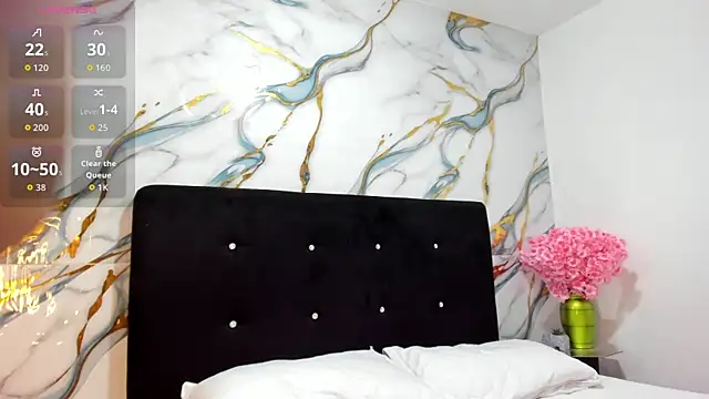 RoxanaBorns  online show from July 2, 8:53 am