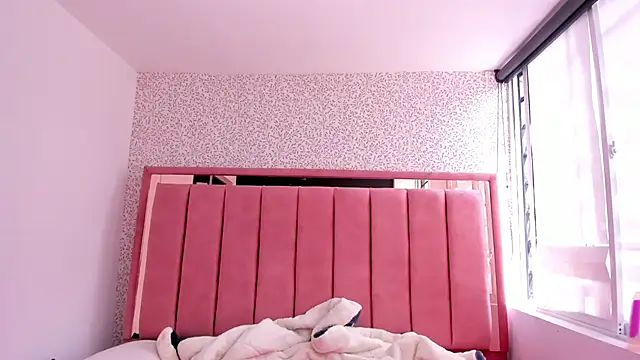 Snapshot of Hanna_Lee__ chatting on November 9, 3:38 pm Hanna Lee online show from November 9, 3:38 pm