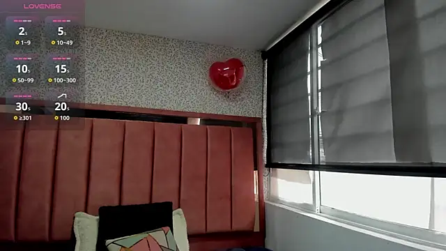 Snapshot of Hanna_Lee__ chatting on September 24, 8:26 pm Hanna Lee online show from September 24, 8:26 pm