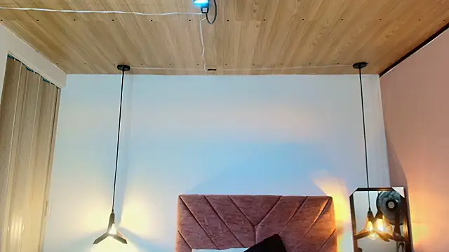 Snapshot of Hanna_Lee__ chatting on February 5, 8:04 pm Hanna Lee online show from February 5, 8:04 pm