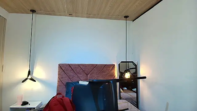 Snapshot of Hanna_Lee__ chatting on February 10, 7:35 pm Hanna Lee online show from February 10, 7:35 pm