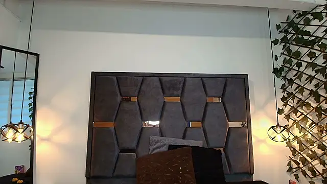 Snapshot of Hanna_Lee__ chatting on February 25, 2:17 pm Hanna Lee online show from February 25, 2:17 pm