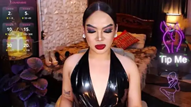 Snapshot of GODDESSHUGECOCKANDREA chatting on May 7, 5:16 pm GODDESSHUGECOCKANDREA online show from May 7, 5:16 pm
