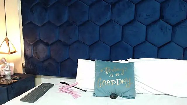 Snapshot of secretdream_vc chatting on November 13, 2:04 am secretdream vc online show from November 13, 2:04 am