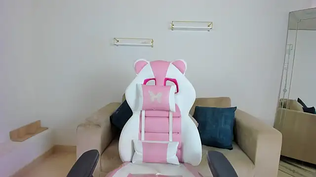 april smiith online show from February 2, 12:26 pm