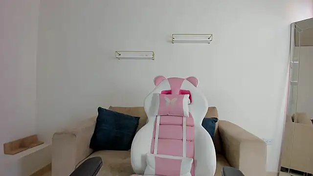 april smiith online show from November 11, 12:11 pm