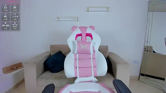 april smiith online show from March 5, 12:13 pm