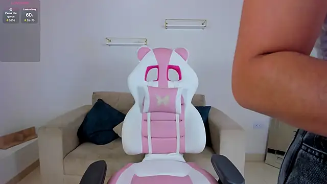 april smiith online show from March 4, 12:13 pm