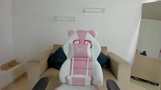 april smiith online show from November 21, 12:26 pm