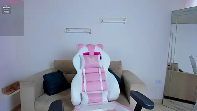 april smiith online show from February 19, 12:13 pm