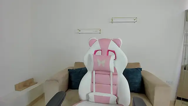 april smiith online show from November 5, 12:19 pm