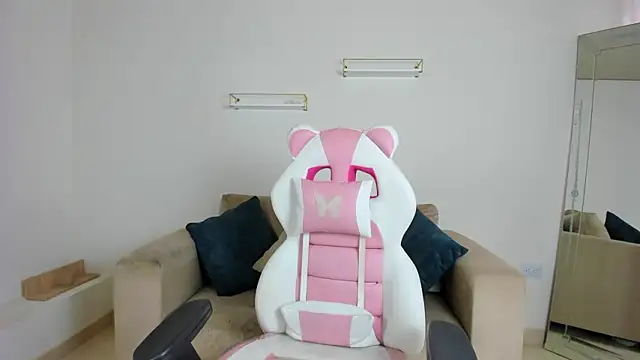 april smiith online show from February 10, 12:15 pm