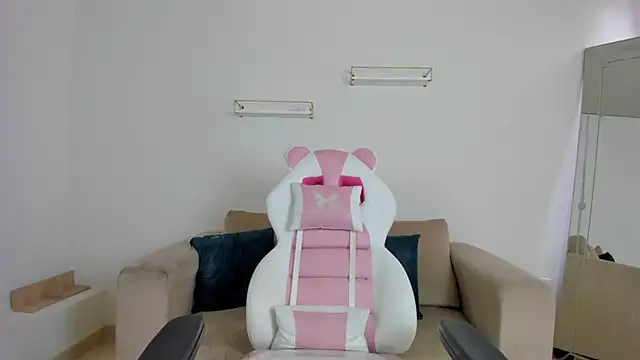 april smiith online show from November 26, 12:16 pm