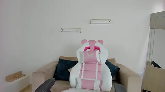 april smiith online show from December 2, 12:18 pm