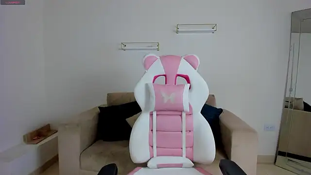 april smiith online show from February 25, 12:16 pm