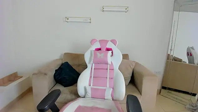 april smiith online show from January 10, 12:22 pm