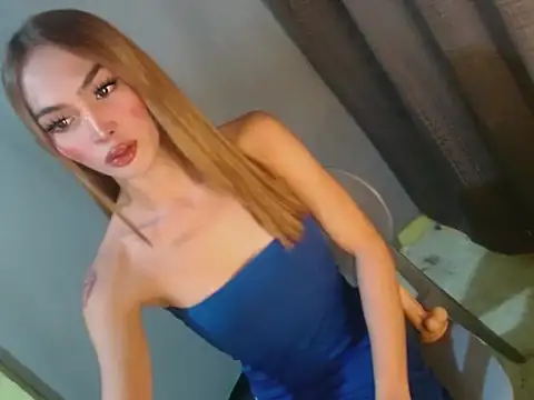 Snapshot of sweetfuckerbaby18 chatting on February 4, 3:29 pm sweetfuckerbaby18 online show from February 4, 3:29 pm