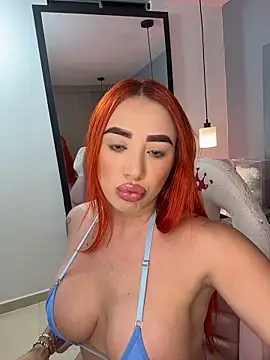 Snapshot of evelincooper_ chatting on November 13, 12:14 am evelincooper online show from November 13, 12:14 am