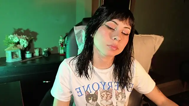 GaiaJoness online show from December 18, 3:05 pm