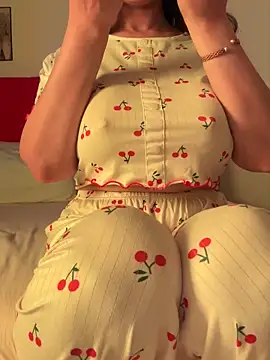 OnlyRima online show from October 15, 9:45 pm