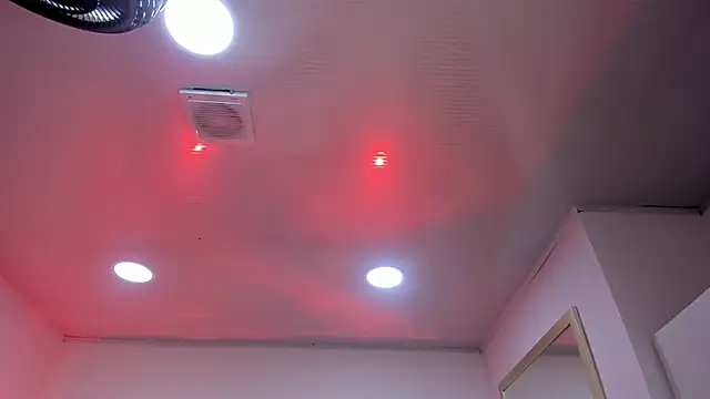 im Lorena online show from April 9, 7:53 pm