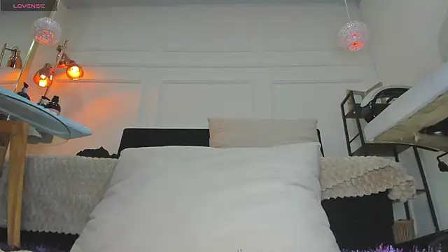 im Lorena online show from December 5, 7:55 pm