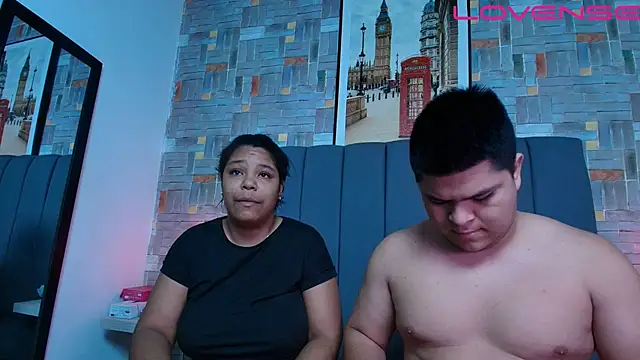 naomi campbel  online show from March 29, 2:41 pm