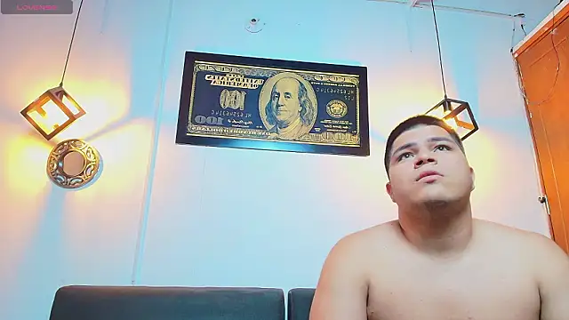 naomi campbel  online show from March 20, 8:32 pm