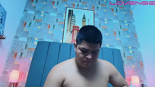 naomi campbel  online show from March 19, 8:31 pm