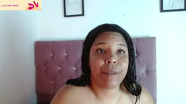 naomi campbel  online show from April 12, 8:45 pm