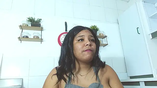 naomi campbel  online show from October 29, 9:03 pm