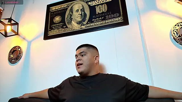 Snapshot of naomi_campbel_ chatting on February 6, 8:38 pm naomi campbel online show from February 6, 8:38 pm