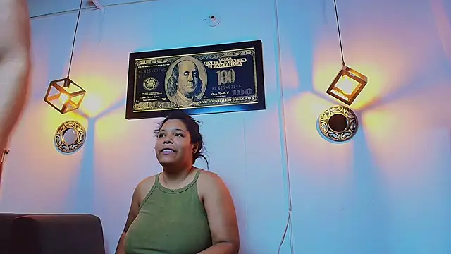 naomi campbel  online show from March 31, 3:03 pm